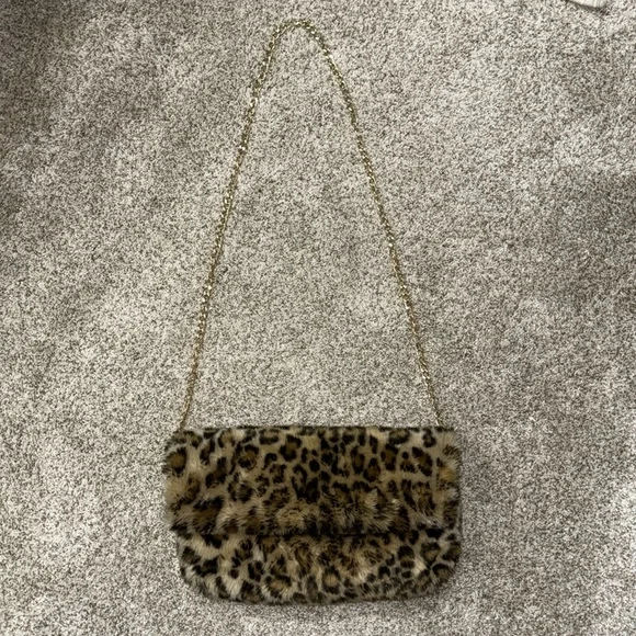 Fuzzy Cheetah Print Folding Purse - Picture 3 of 10